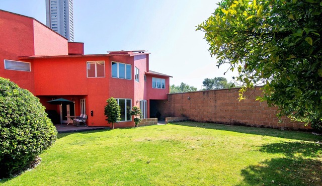 Casa Mexicana Vista Hermosa - Great! - 4 bedrooms, Large garden, spacious. in Ciudad de México