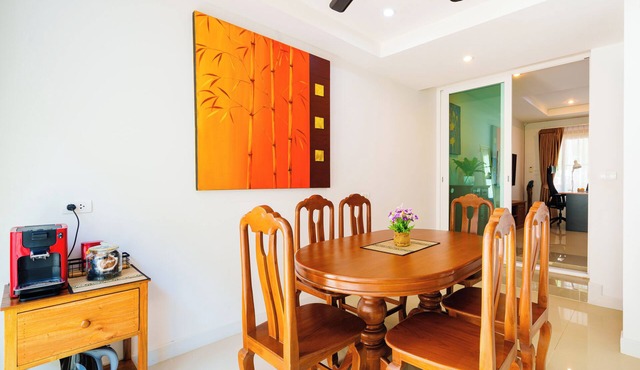 Central Phuket. Ideal sea and fun. Perfect central location on Phuket Island! in Tambon Wichit