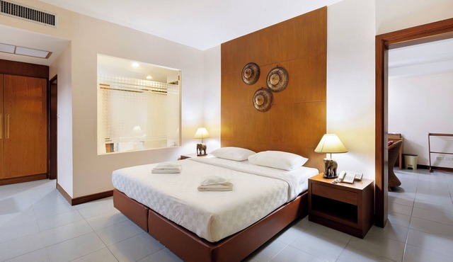 Central Place Hotel in Samut Sakhon