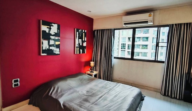 Central Bangkok CBD Apartment Near BTS Skytrain in Krung Thep Maha Nakhon