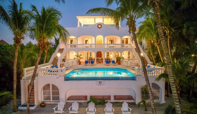 Chango Villa - Ocean Front - Private Beach - 7 Bedrooms - Scuba Diving in Cozumel