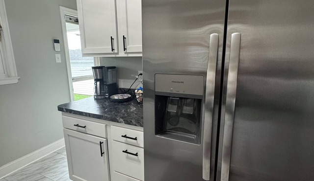 Charming 2-bedroom Bungalow - Close to Everything! in Charleston