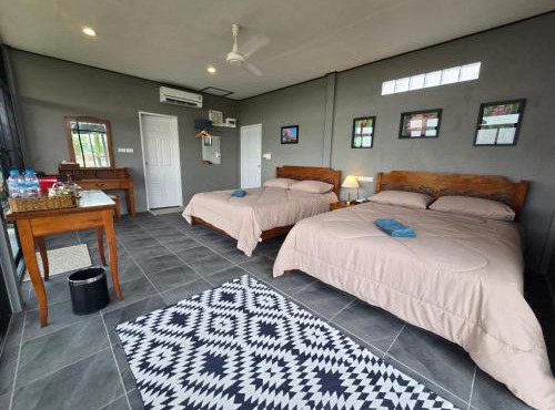 Charming Bungalow Retreat in Khueang Nai, Thailand in Ban Kheng