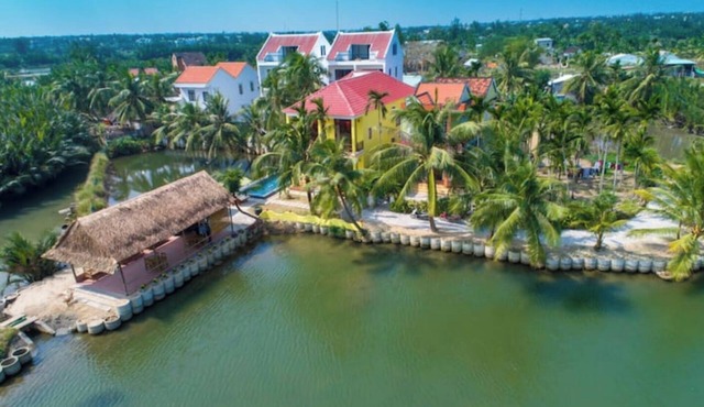 Charming Family Connecting room villa in Tranquil Hội An with Garden, Lake, WiFi