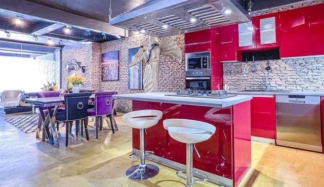 Chic Townhouse in Old City Chefs Kitchen Walk to Sunday Market , Thapae Gate in Chiang Mai