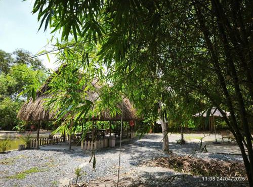 Cho thuê chòi view hồ -Homestay Me Khang 2