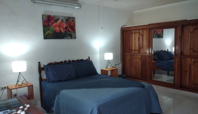 Clean Privet Bedroom/Bathroom -2 mins walk to the Beach in Progreso