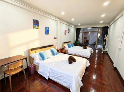 Cloudy Nest Phayathai Entire 4 Storey House for 10PP 8-min Walk to BTS & Airport Link in Bangkok