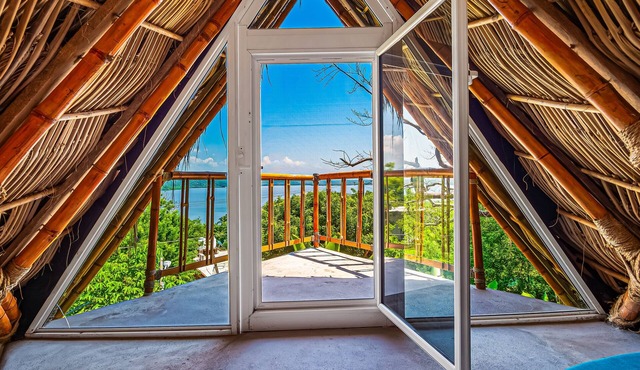 Coastal Couples Retreat | Plunge Pool + Hammocks in La Culebra