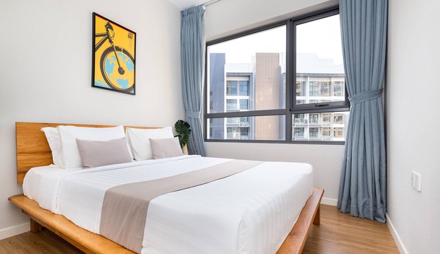 Comfy Stay at 2 Bedroom on 33rd FL, Masteri AN PHU