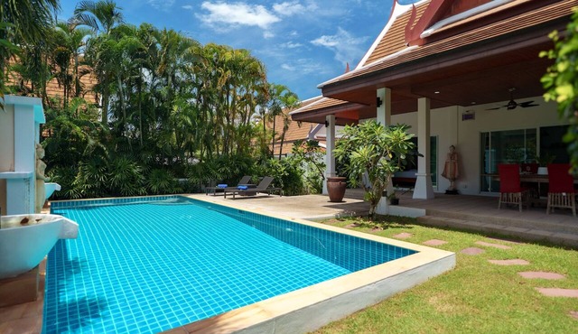 Corton - 2 Bedrooms Private Pool Villa in Tambon Rawai
