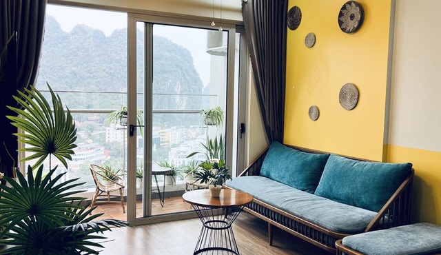 Cozy 2-bedroom apartment in fabulous Hạ Long with WiFi, AC, fitness room