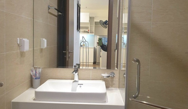 Cozy apartment in soothing VINHOMES SKYLAKE Hà Nội with AC, fitness room in Hà Nội