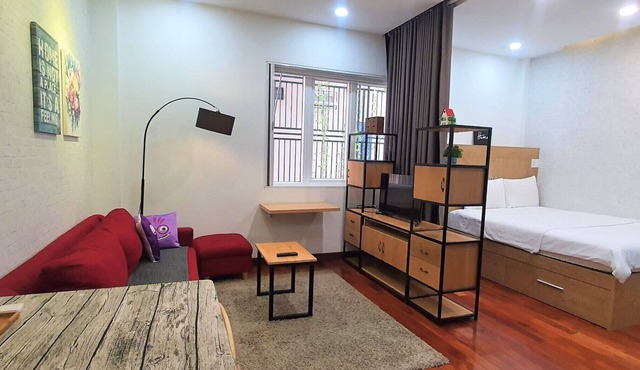 Cozy Bathtub Serviced Studio, 5' Walk to District 1, Near the Zoo