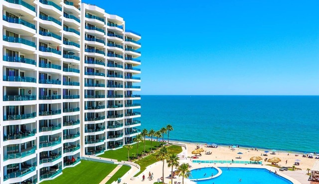 Crystal Blue Ocean Front Condo in Puerto Peñasco