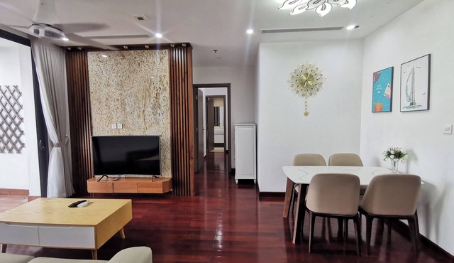 Delightful 3-bedroom apartment with AC in Vinhomes Skylake