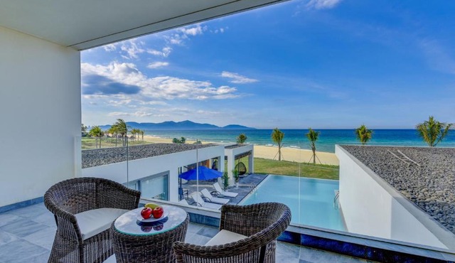 Deluxe Beachside Resort Danang