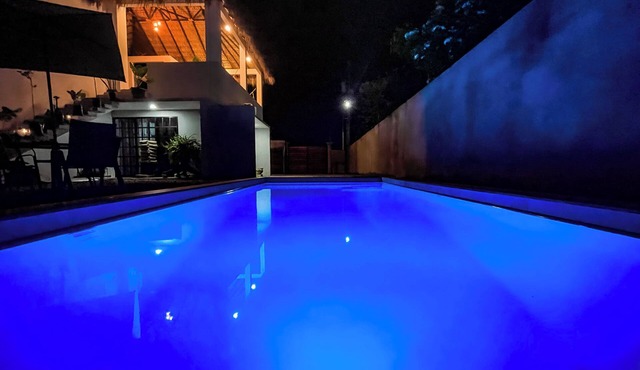 Deluxe two bedroom suite near Zicatela Beach ! Pool-Starlink-Full Kitchen in Puerto Escondido
