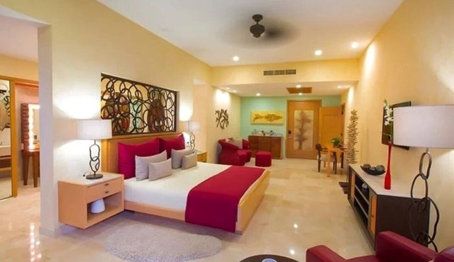 Designed for privacy and sophistication, this oceanfront suite has 1 king bed in PUERTO VALLARTA