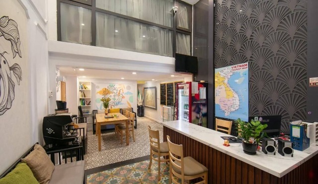 Downtown Hostel & Rooftop Bar