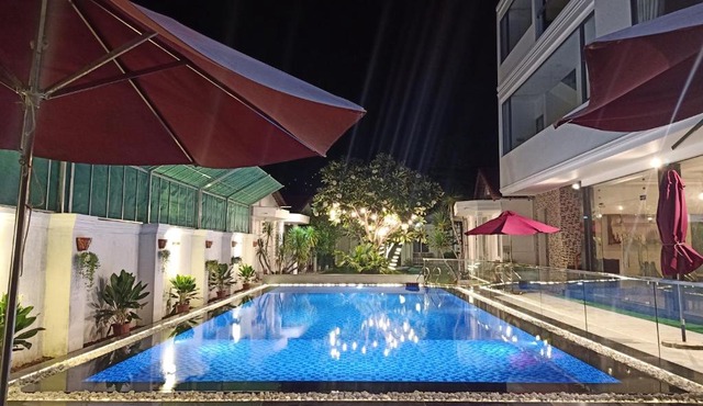 Dragon Bay Hotel
