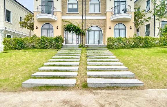 Dubai Villa đồi (tương đương 4 sao) - The Tropicana - Novaworld Hồ Tràm có Tropicana Park và Suối khoáng nóng Bình Châu