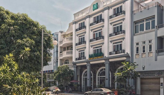 Elegant 1BR Hideaway | Prime SECC Location