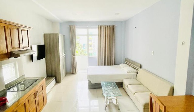 EMERALD APARTMENTS