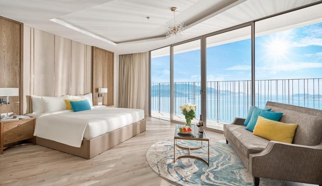 Emerald Wave Suites Seaview