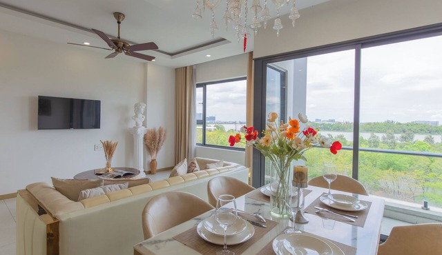 * Emperor 3BRs Apt-Tremendous HaborView in D2 in Thành ph H Chí Minh