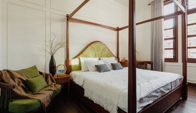 Entire 6BR Heritage Villa D1 Saigon with Workspace FastWiFi for Group and Family