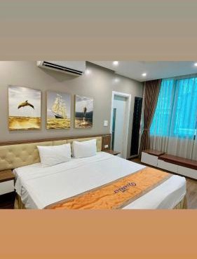 EVEREST HOTEL