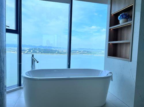 Executive Bay View A La Carte Hạ Long
