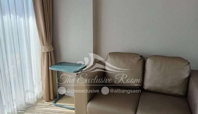 Fluffy bed and seaview @Bangsaen in Bangsaen
