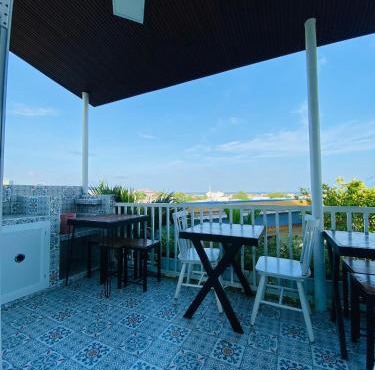 Gió Homestay and Coffee