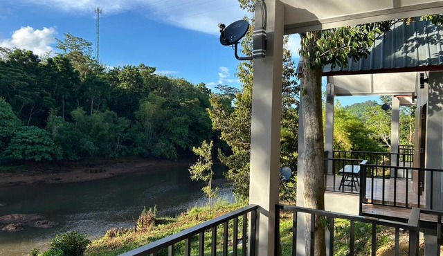 Go cheowlan Resort&camping in Ban Ta Khun