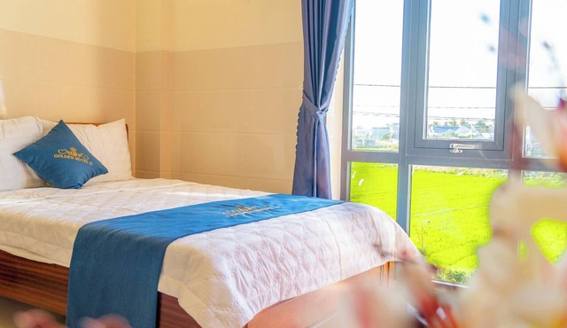 GOLDEN HOTEL 2
