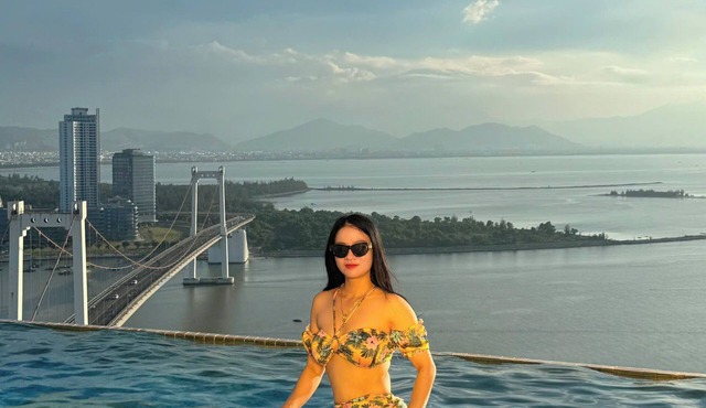 Golden room Danang Studio 5stars 1 Bed - Lake City View Incredible Swimming Pool