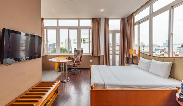 Golden Sunshine Villa Hotel and Travel