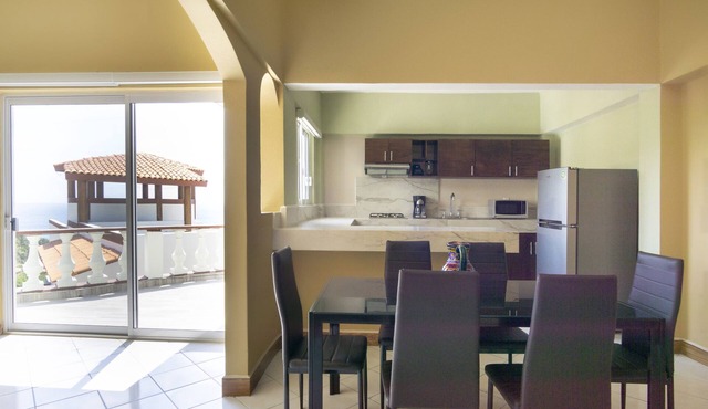 Grand View Suites in Manzanillo