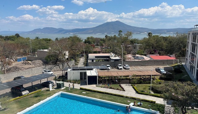 Great apartment with private rooftop, pool & lake view near Chante Spa, Jal. in Chantepec