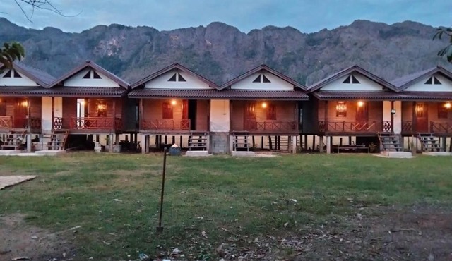 Guesthouse and Restaurant SayLomYen KongLor