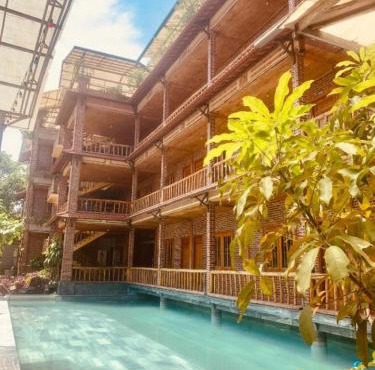 Hồ Núi Đính Hotel in Gia Vien
