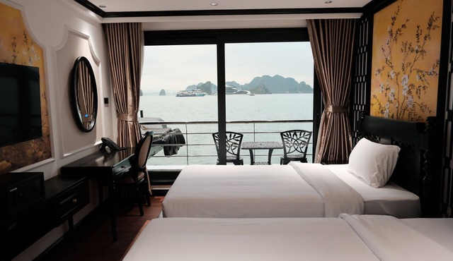 Halora Nova Cruise in Ha Long