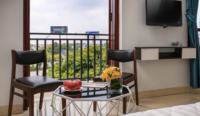 Hanoi Airport Suites Hostel & Travel