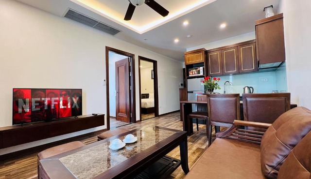 Hanoi Apartment Lac Long Quan