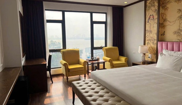Hanoi Central Westlake Hotel