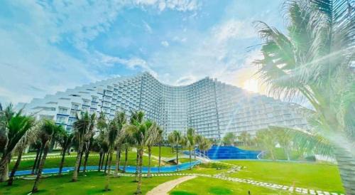 Happy Beach Oceanview Arena Cam Ranh Condotel