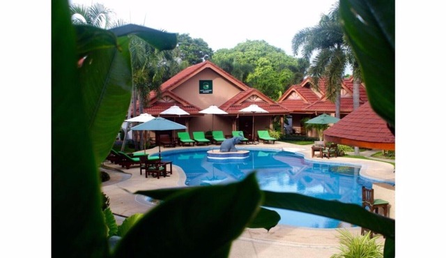 Happy Elephant Resort - Premium Deluxe rooms without kitchen in Phuket