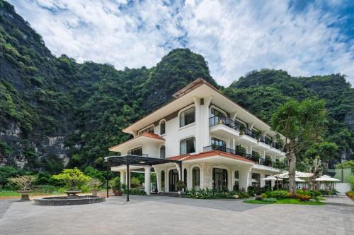 Heritage Charm Hotel Trang An